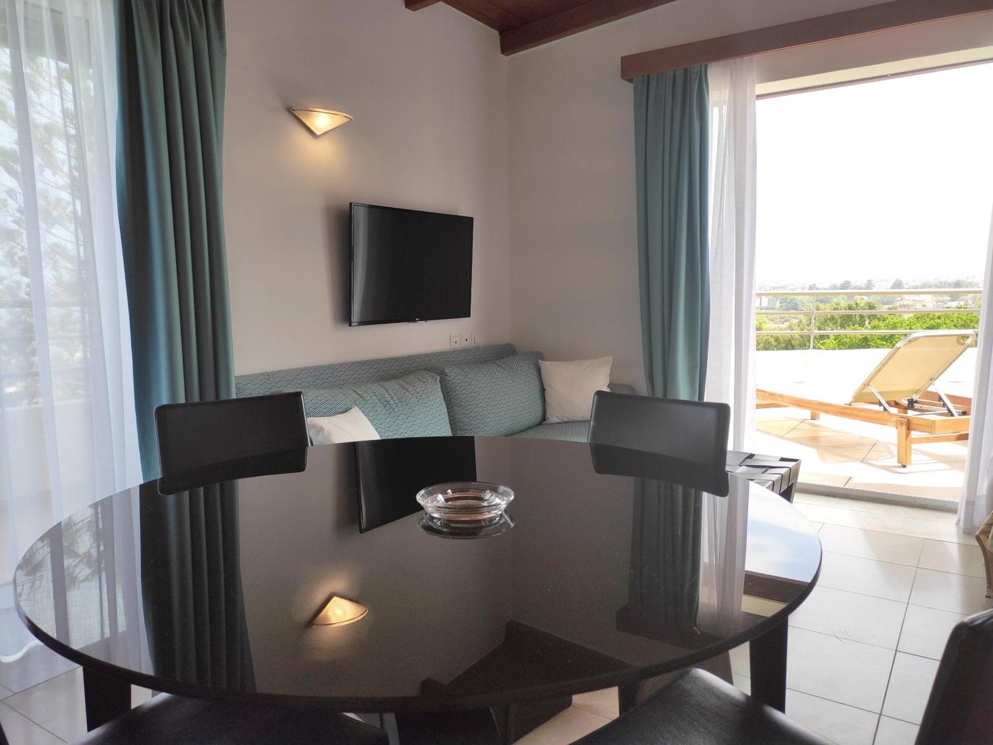 Suite Side Sea View